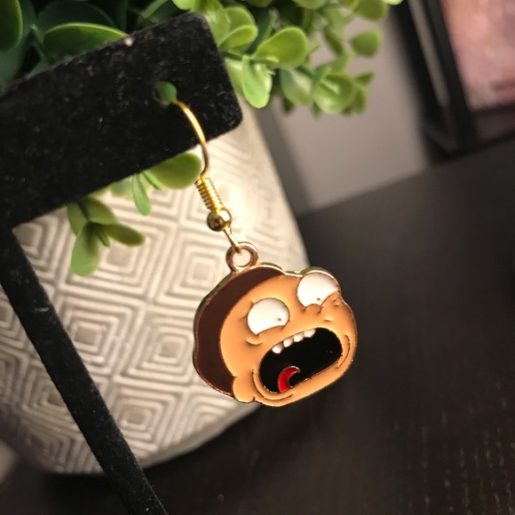 PICK ANY 2 FOR 15✨RICK AND MORTY Morty Screaming Gold Enamel Drop Earrings✨😱🦠 - Picture 4 of 6